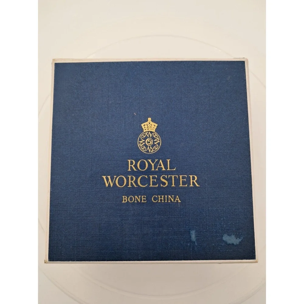 Royal Worcester Bone China Foxhunt Design Trinket‎ Bowl